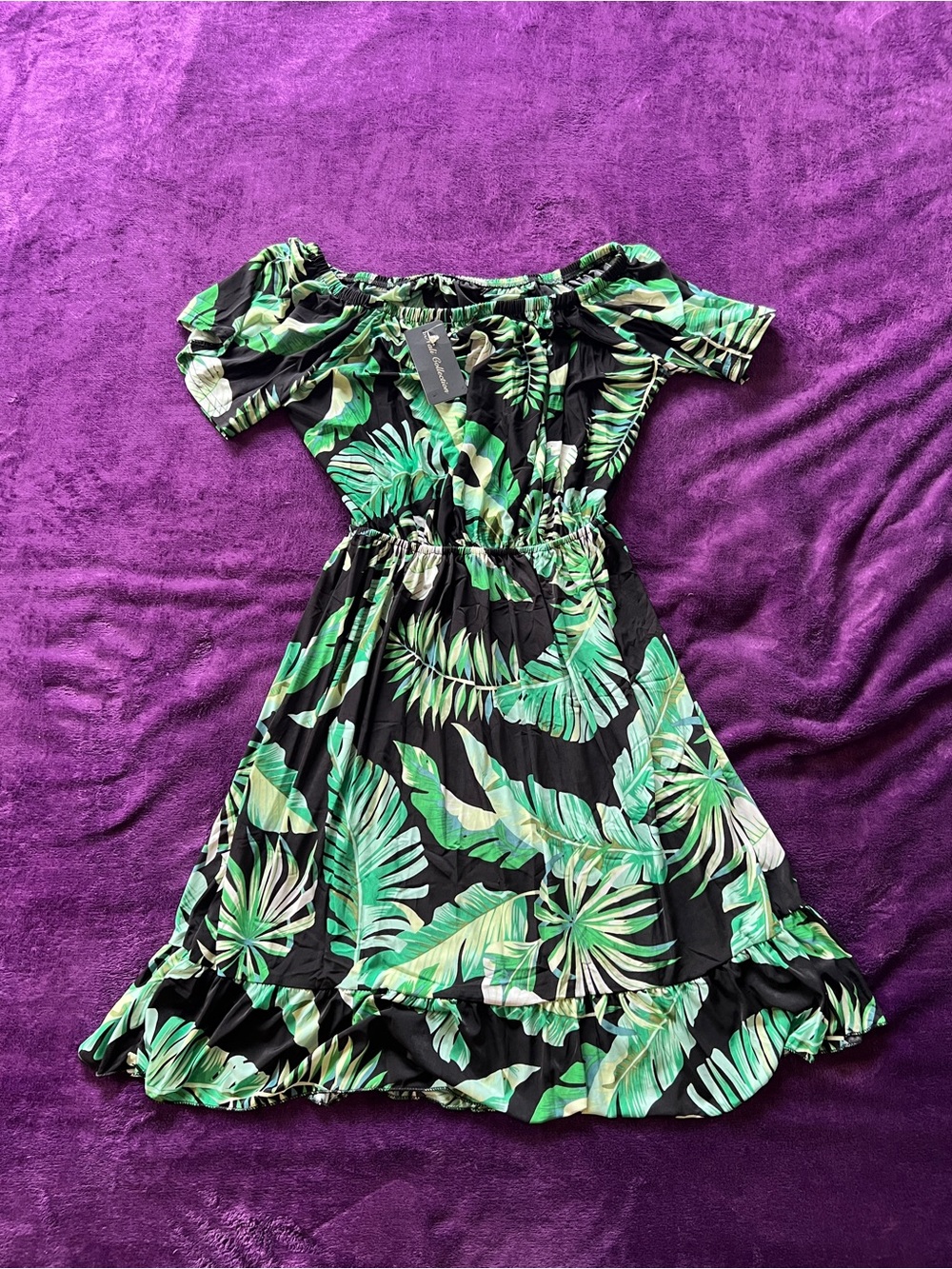 Off-Shoulder Tropical Leaf Mini Dress NWT size S/XS